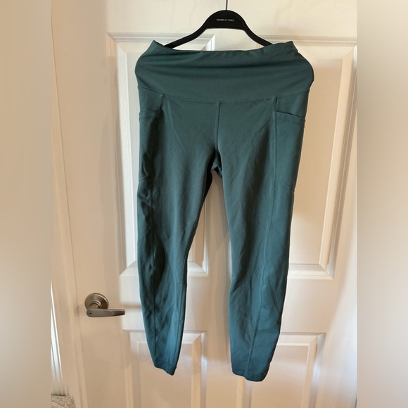 Greenish blue workout leggings, with side pockets. - Picture 1 of 5